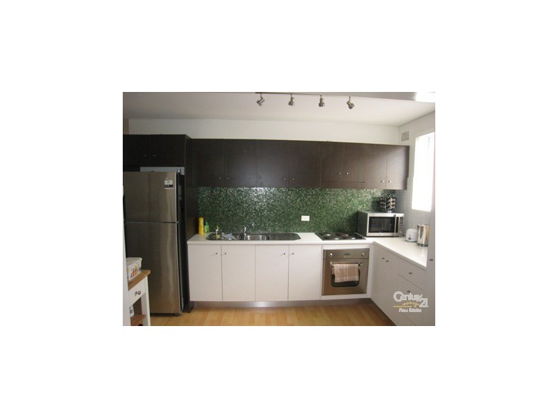 2/10 Dunkirk Avenue, Kingsgrove NSW 2208