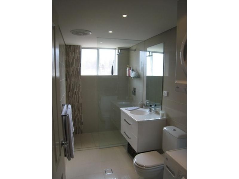 2/10 Dunkirk Avenue, Kingsgrove NSW 2208