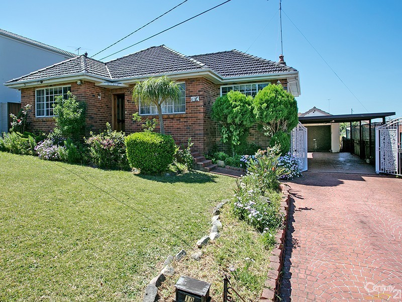 10 Pangee Street, Kingsgrove NSW 2208