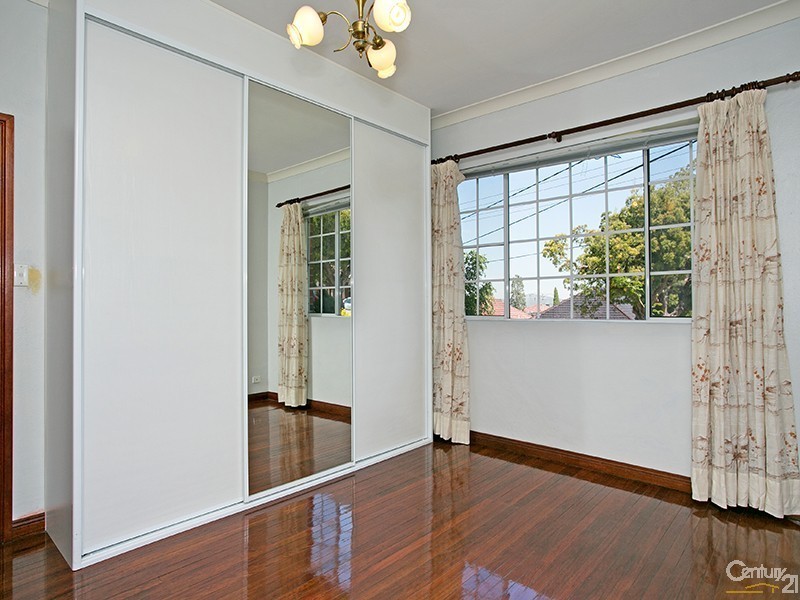 10 Pangee Street, Kingsgrove NSW 2208