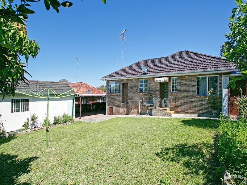 10 Pangee Street, Kingsgrove NSW 2208