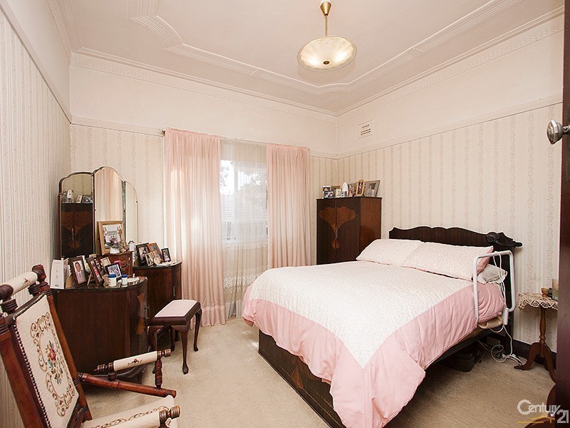 15 Wavell Parade, Earlwood NSW 2206