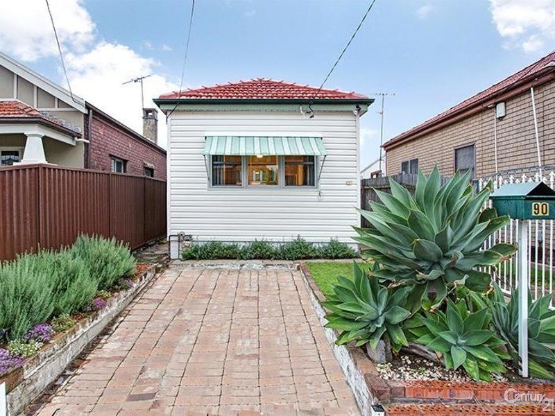 90 River Street, Earlwood NSW 2206