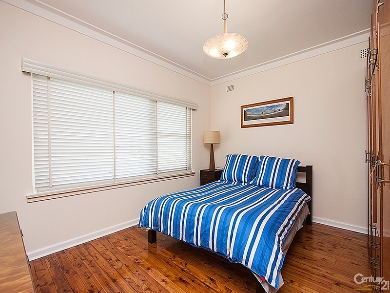 9 Waygrove Avenue, Earlwood NSW 2206