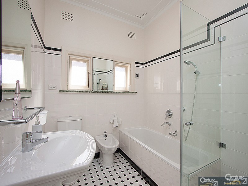 125 Prince Edward Avenue, Earlwood NSW 2206