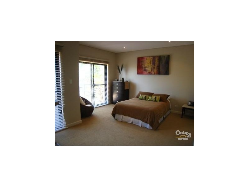 33 Highcliff Road, Earlwood NSW 2206