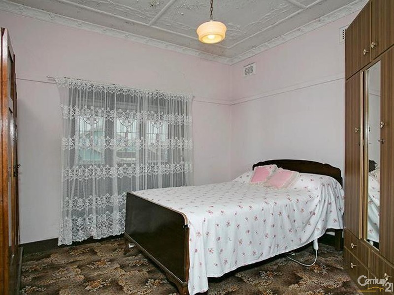 56 River Street, Earlwood NSW 2206