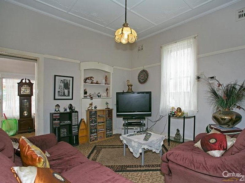 4 Unwin Street, Canterbury NSW 2193