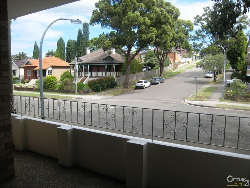 3/34-36 Shaftesbury  Street, Carlton NSW 2218