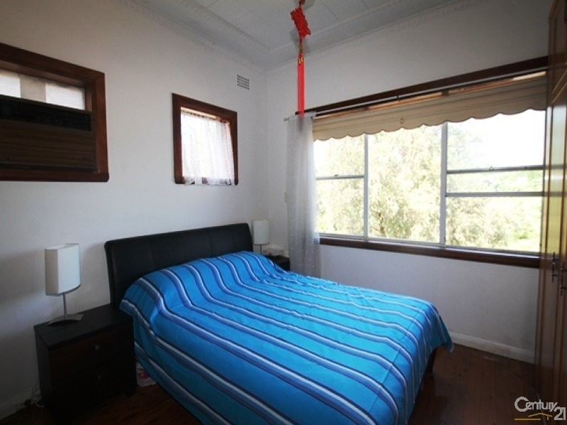 13 Bray Avenue, Earlwood NSW 2206