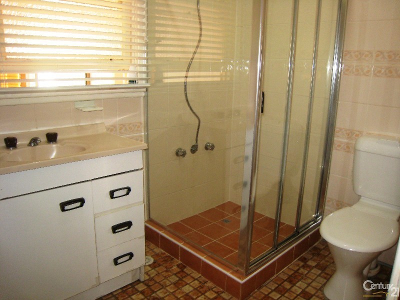 32 Hampden Street, Beverly Hills NSW 2209