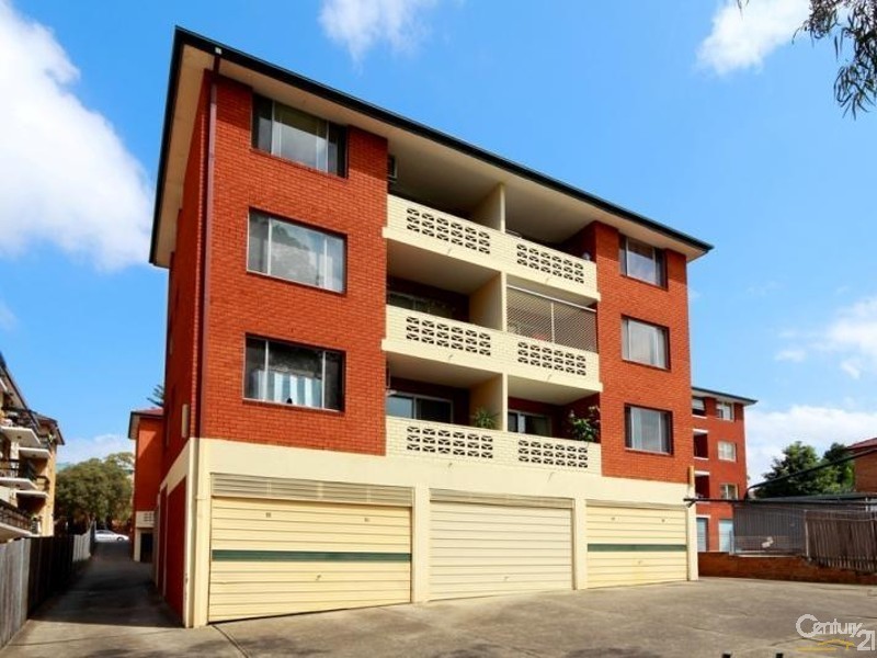 17/11 St Albans Road, Kingsgrove NSW 2208