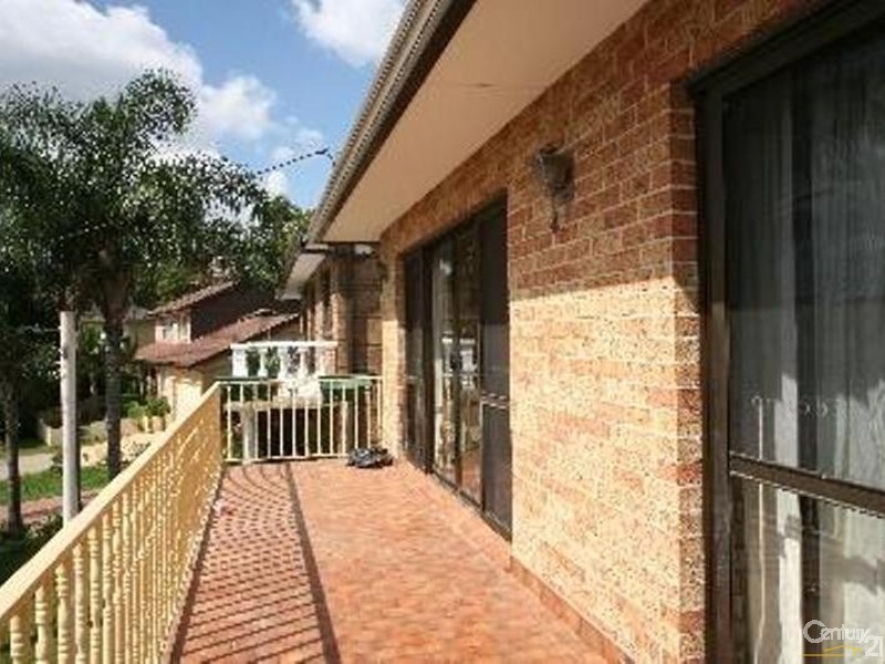 2/9 Laurina Avenue, Earlwood NSW 2206