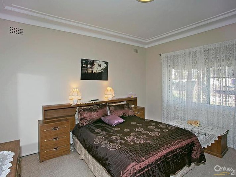 29 Flinders Road, Earlwood NSW 2206