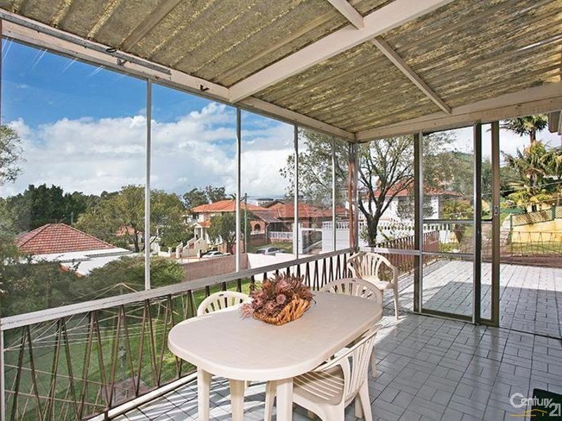 5 Carboona Avenue, Earlwood NSW 2206