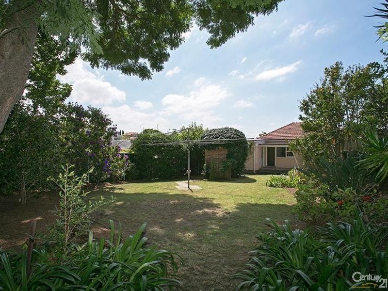 6 Vimy Street, Earlwood NSW 2206