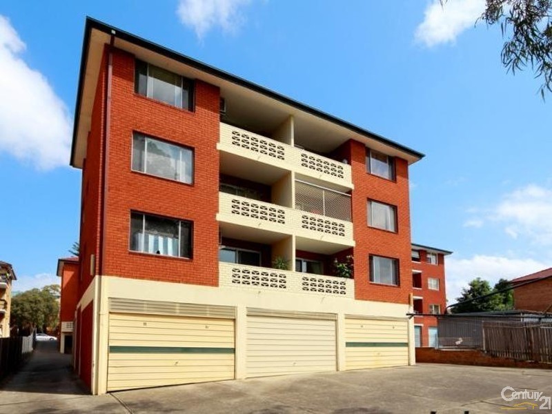 17/11 St Albans Road, Kingsgrove NSW 2208
