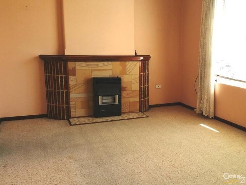 17 Narani Crescent, Earlwood NSW 2206