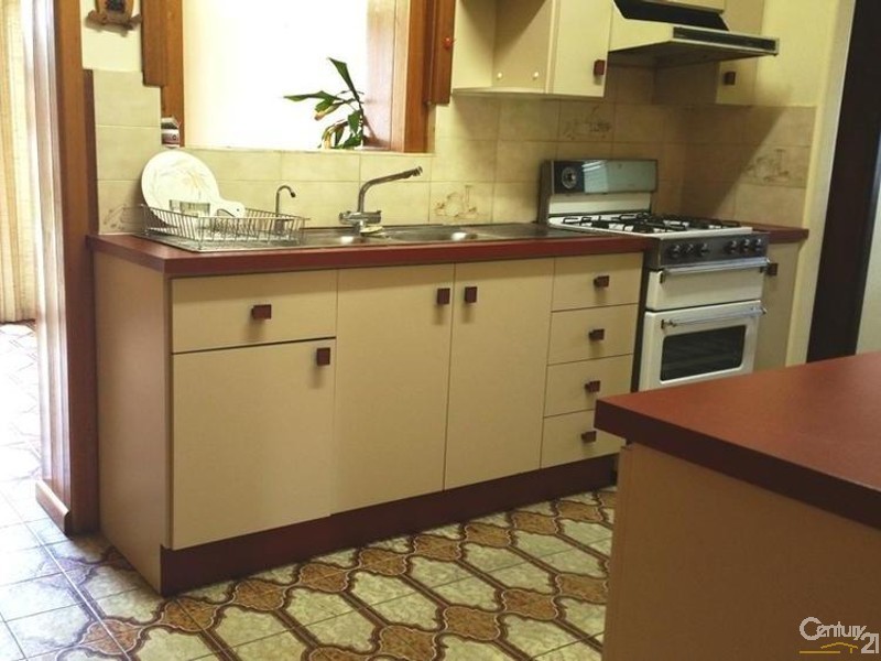 17 Narani Crescent, Earlwood NSW 2206