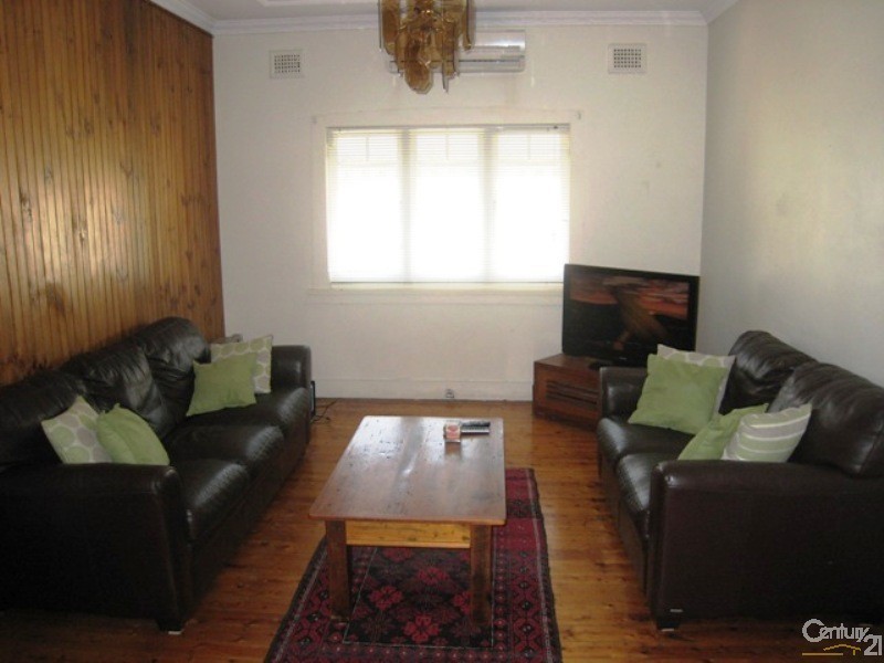 11 Angus Street, Earlwood NSW 2206