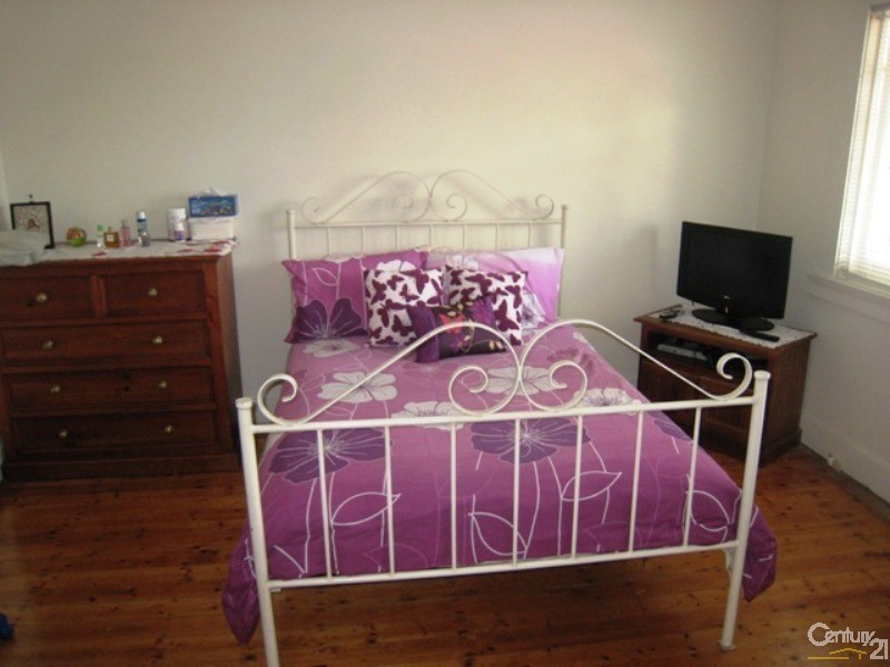 11 Angus Street, Earlwood NSW 2206