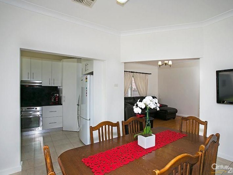 33 Shaw Avenue, Earlwood NSW 2206