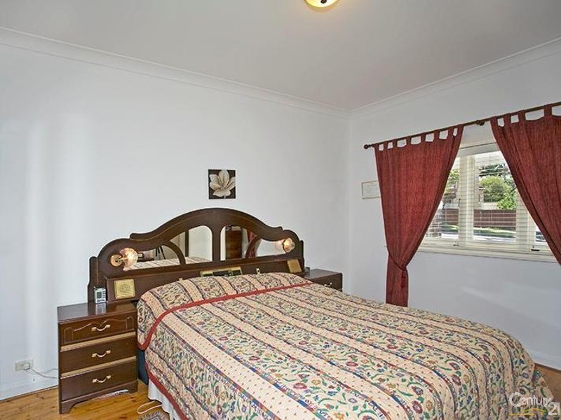 33 Shaw Avenue, Earlwood NSW 2206