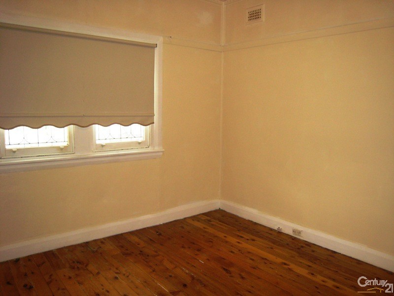 21 Ewen Street, Roselands NSW 2196