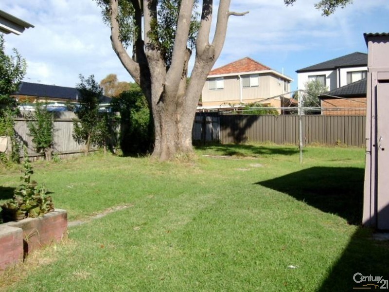 21 Ewen Street, Roselands NSW 2196