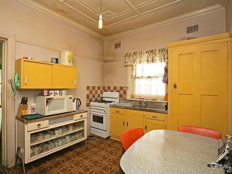 16 Earlwood Avenue, Earlwood NSW 2206