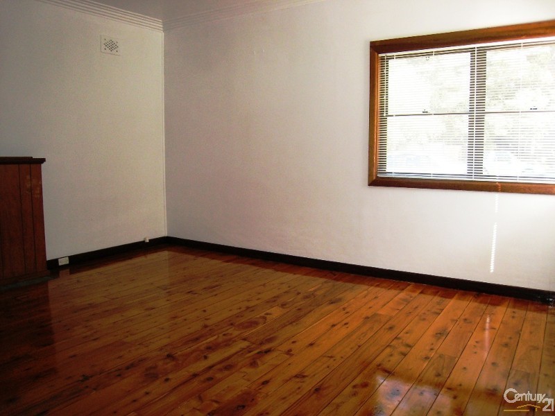 32 Hampden Street, Beverly Hills NSW 2209