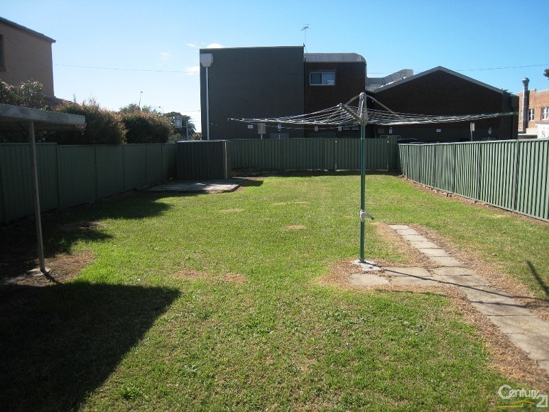 32 Hampden Street, Beverly Hills NSW 2209