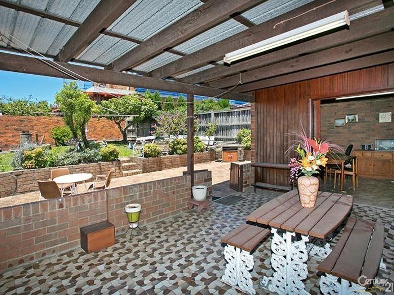 2 Earlwood Avenue, Earlwood NSW 2206