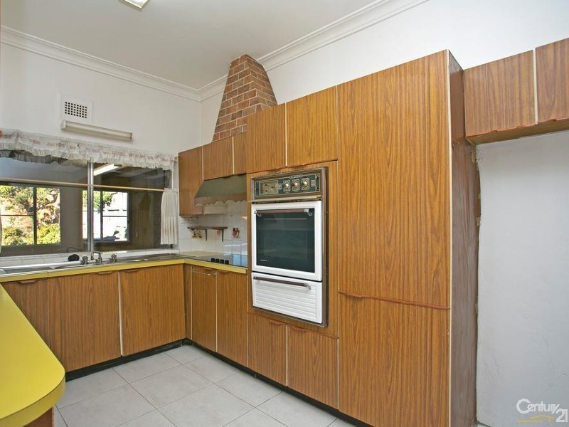 2 Earlwood Avenue, Earlwood NSW 2206