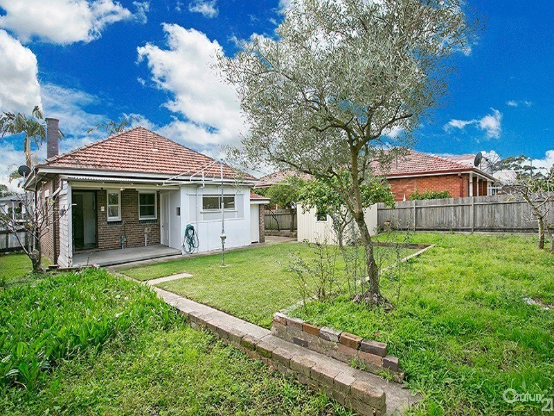 12 Fricourt Avenue, Earlwood NSW 2206