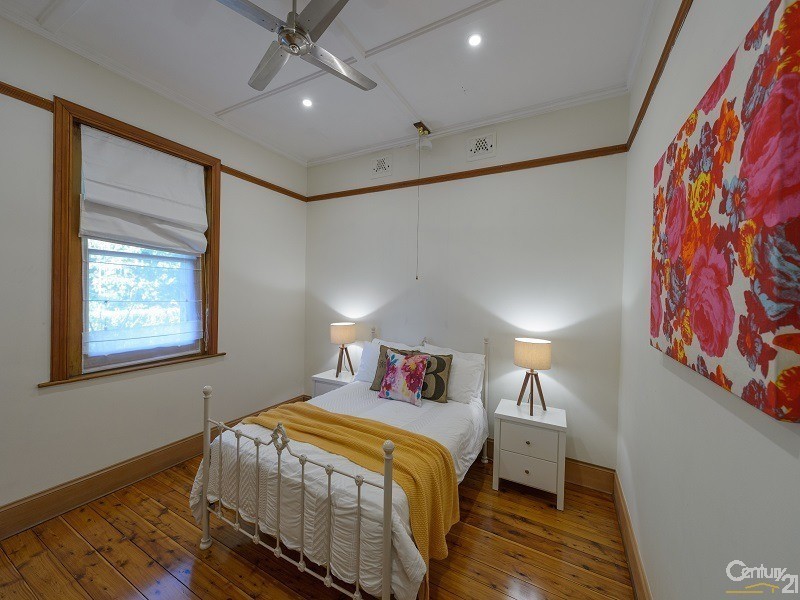 8 Jackson Place, Earlwood NSW 2206