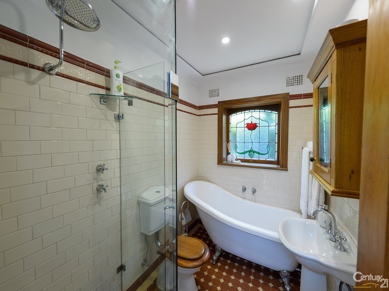 8 Jackson Place, Earlwood NSW 2206