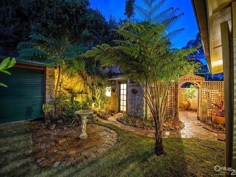 8 Jackson Place, Earlwood NSW 2206