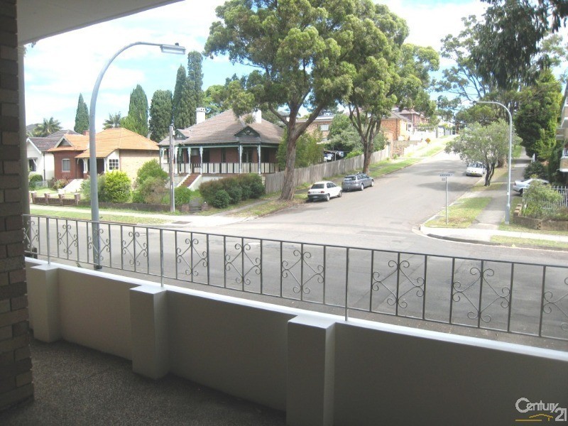 3/34-36 Shaftesbury  Street, Carlton NSW 2218