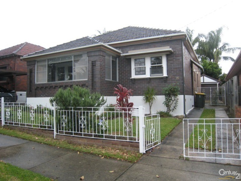 15 Clemton Avenue, Earlwood NSW 2206