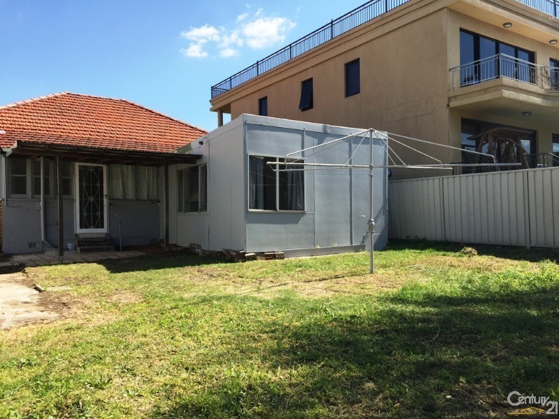 16 Earlwood Avenue, Earlwood NSW 2206