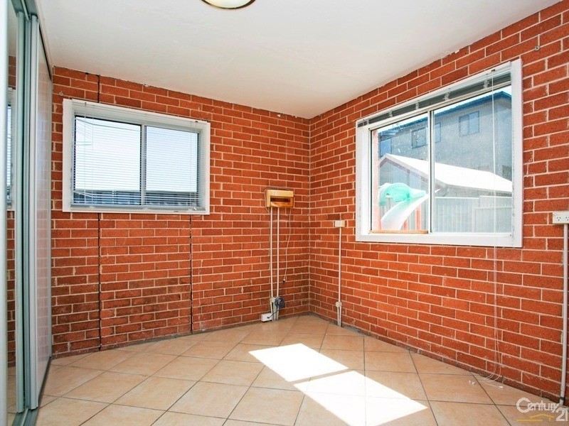 2/34 Forrest Avenue, Earlwood NSW 2206