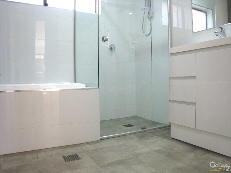 2/3 Rome Street, Canterbury NSW 2193