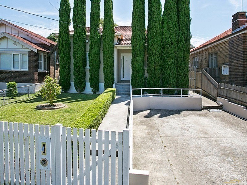 9 Pheasant Street, Canterbury NSW 2193