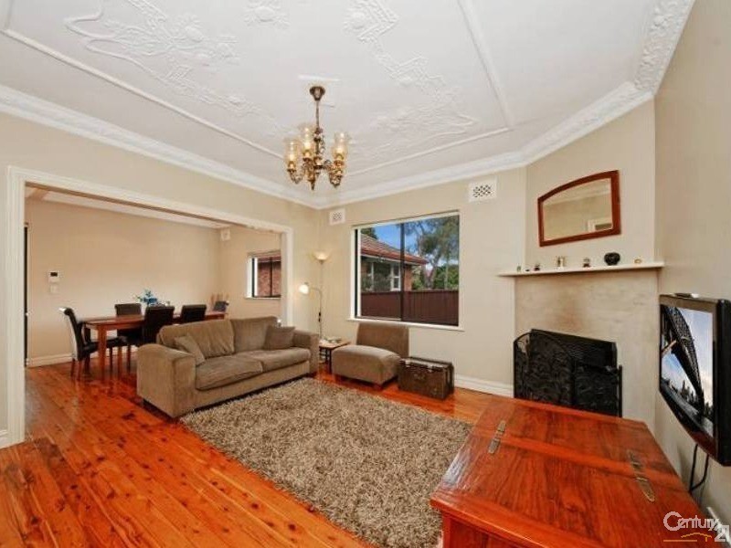 1 Boomerang Avenue, Earlwood NSW 2206