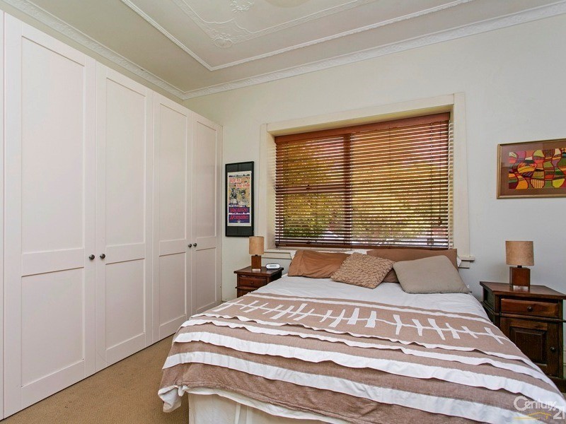 10 Glenore Road, Canterbury NSW 2193