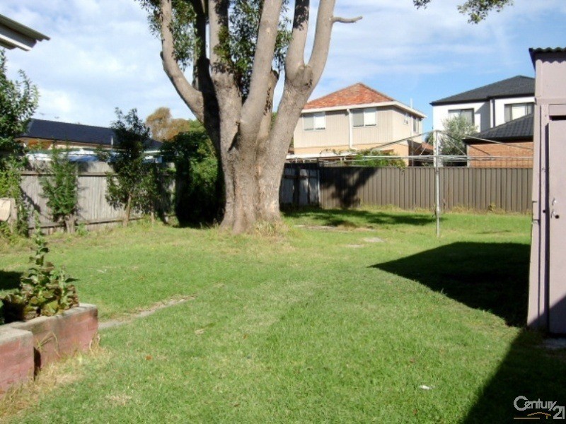 21 Ewen Street, Roselands NSW 2196