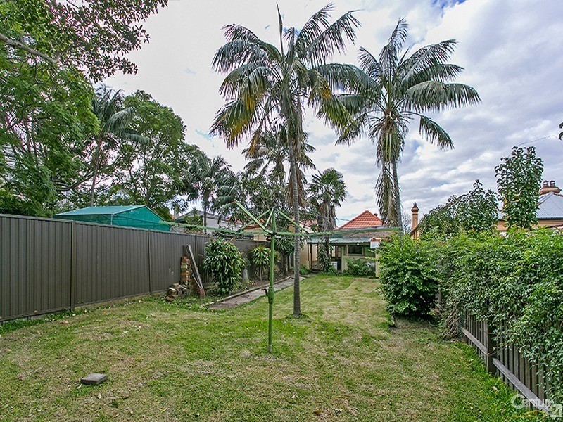 18  Garnet Street, Hurlstone Park NSW 2193