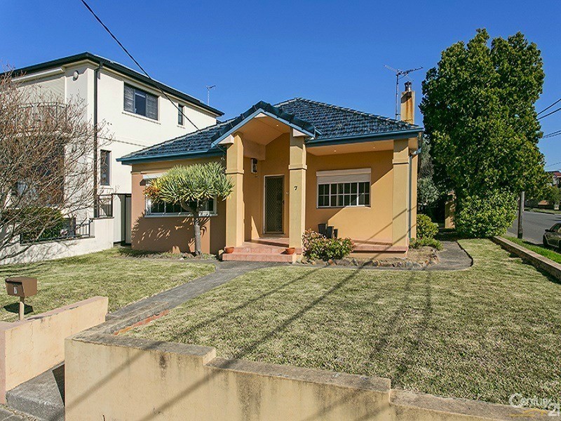 7 Earlwood Avenue, Earlwood NSW 2206