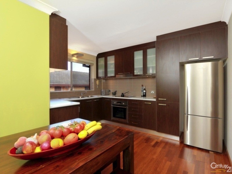 17/11 St Albans Road, Kingsgrove NSW 2208